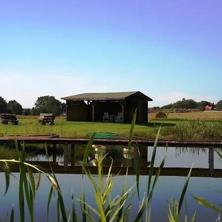 Agro Nad Stawem ジュコボ