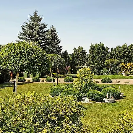 Agro Nad Stawem Farm stay